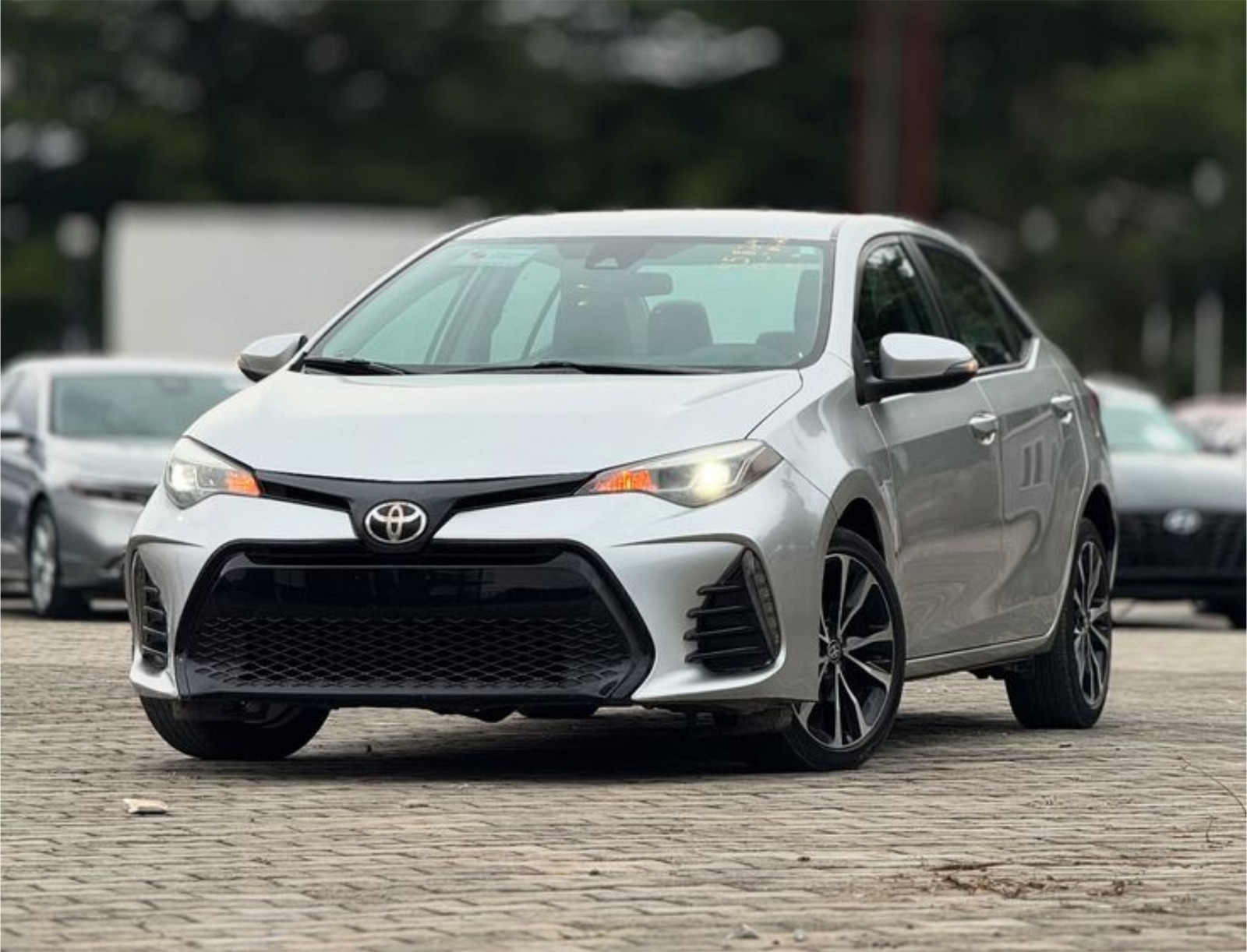 Toyota Corolla silver